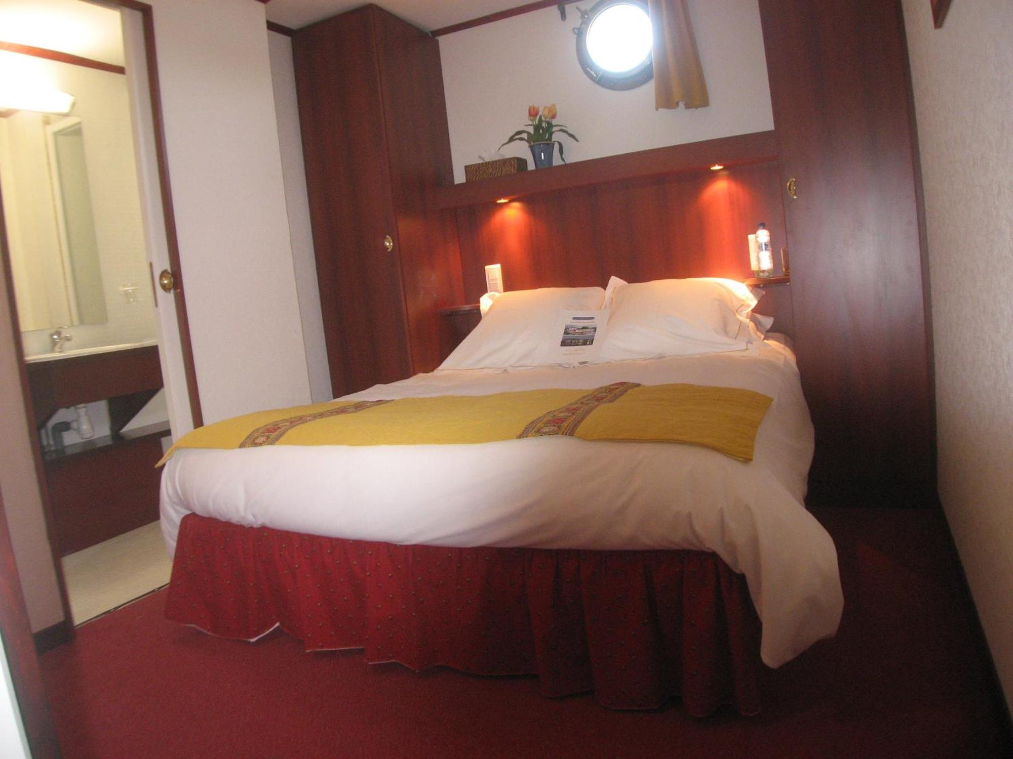 Bateau Le Phenicien Hotel Aigues-Mortes Exterior photo